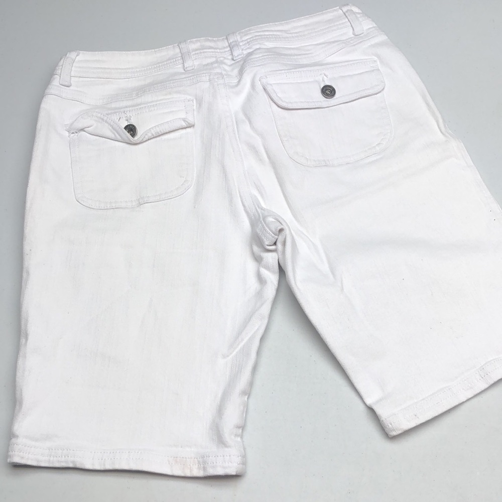 LIKE NEW URBAN LIFE WHITE JEAN SHORTS 9/10x10 ⭐️